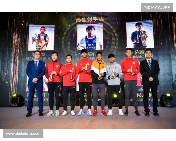 三中柱难阻对手进球 加克波展现顽强韧劲带队逆袭成功