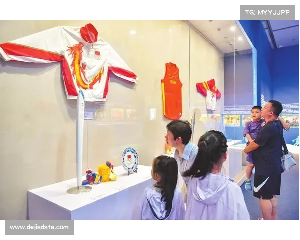 体育博物馆举办冬奥遗产展，吸引参观